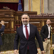 El presidente de Vox, Santiago Abascal, durante una sesión plenaria en el Congreso de los Diputados, a 13 de noviembre de 2025, en Madrid (España). Hoy el pleno del Congreso debate y vota las enmiendas del Senado sobre la ley de movilidad sostenible entr