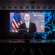 Archivo – El presidente del Consejo de Asesores Económicos de Estados Unidos, Stephen Miran, interviene por videoconferencia durante la segunda jornada de la 3ª edición de ‘Global Trends’, en el Auditorio El Beatriz, a 13 de junio de 2025, en Madri