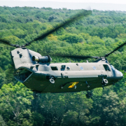 Archivo – Un helicópter CH-47F Block II Chinook de Boeing