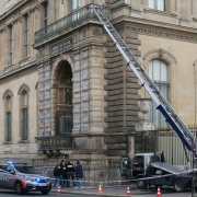 robo-al-museo-louvre-francia-19102025-2121409